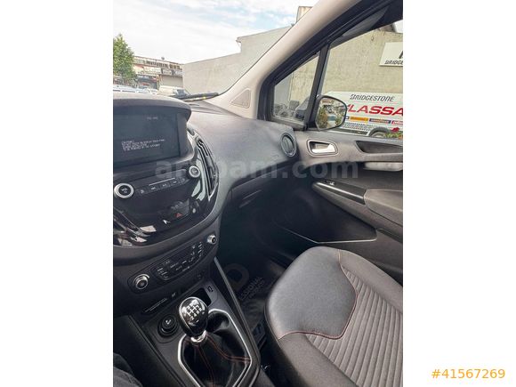 2022 FORD TOURNEO COURİER 1.5 TDCİ TİTANİUM PLUS ORJİNAL