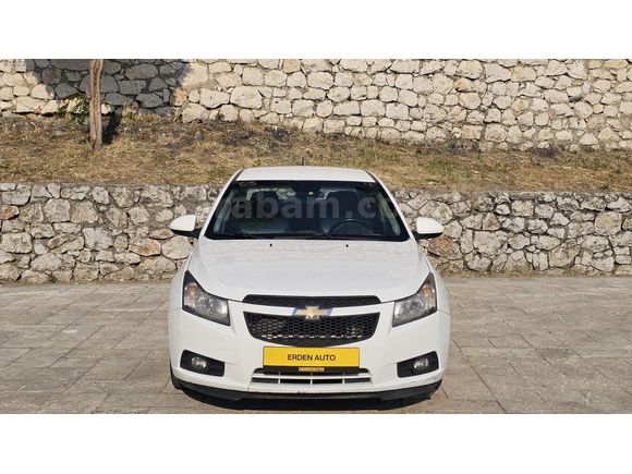 ERDEN AUTO// CHEVROLET CRUZE//SIFIR MOTOR//TESLA EKRAN//BAKIMLI