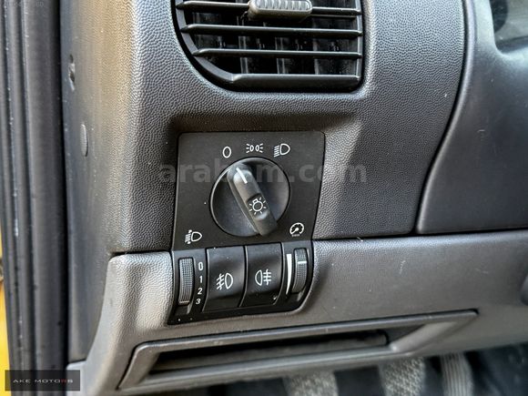 AKE MOTORS'dan Opel Corsa1.4 Elegance DÜŞÜK KM !!!