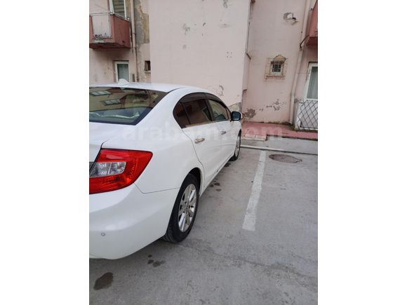 Sahibinden Honda Civic 1.6i VTEC Eco Elegance 2014 Model