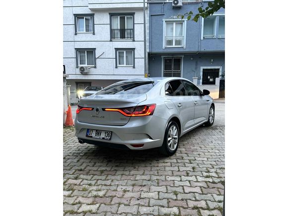 Sahibinden Renault Megane 1.5 Blue DCI Touch 2020 Model 