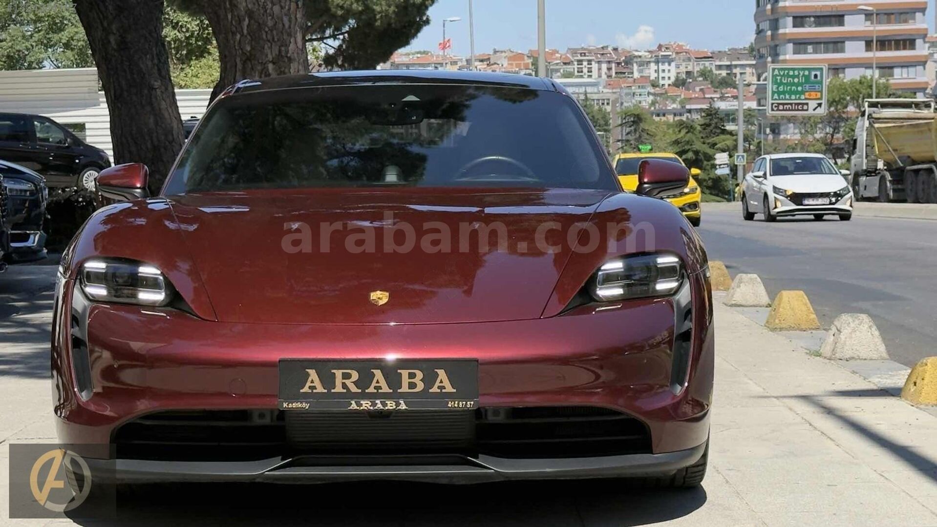 Galeriden Porsche Taycan Elektrik 2021 Model İstanbul 46.000 km Bordo 1