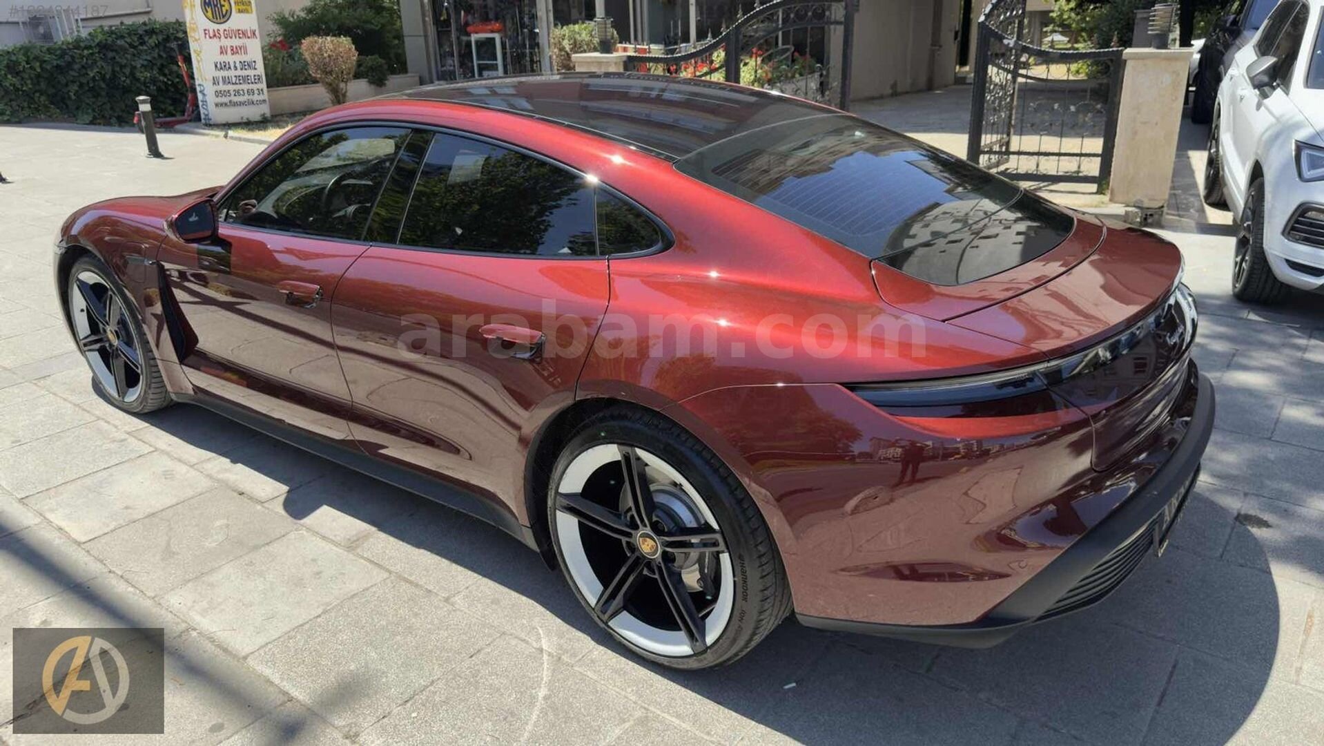 Galeriden Porsche Taycan Elektrik 2021 Model İstanbul 46.000 km Bordo 7