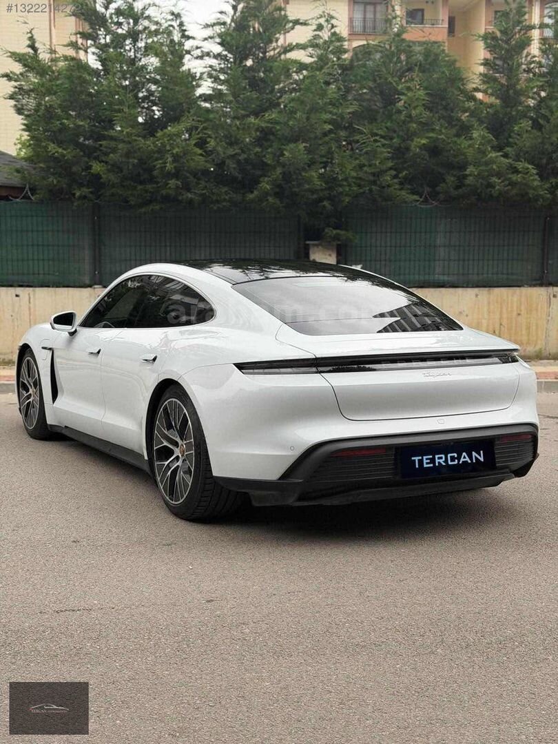 Galeriden Porsche Taycan Elektrik 2021 Model İstanbul 67.000 km Beyaz 4