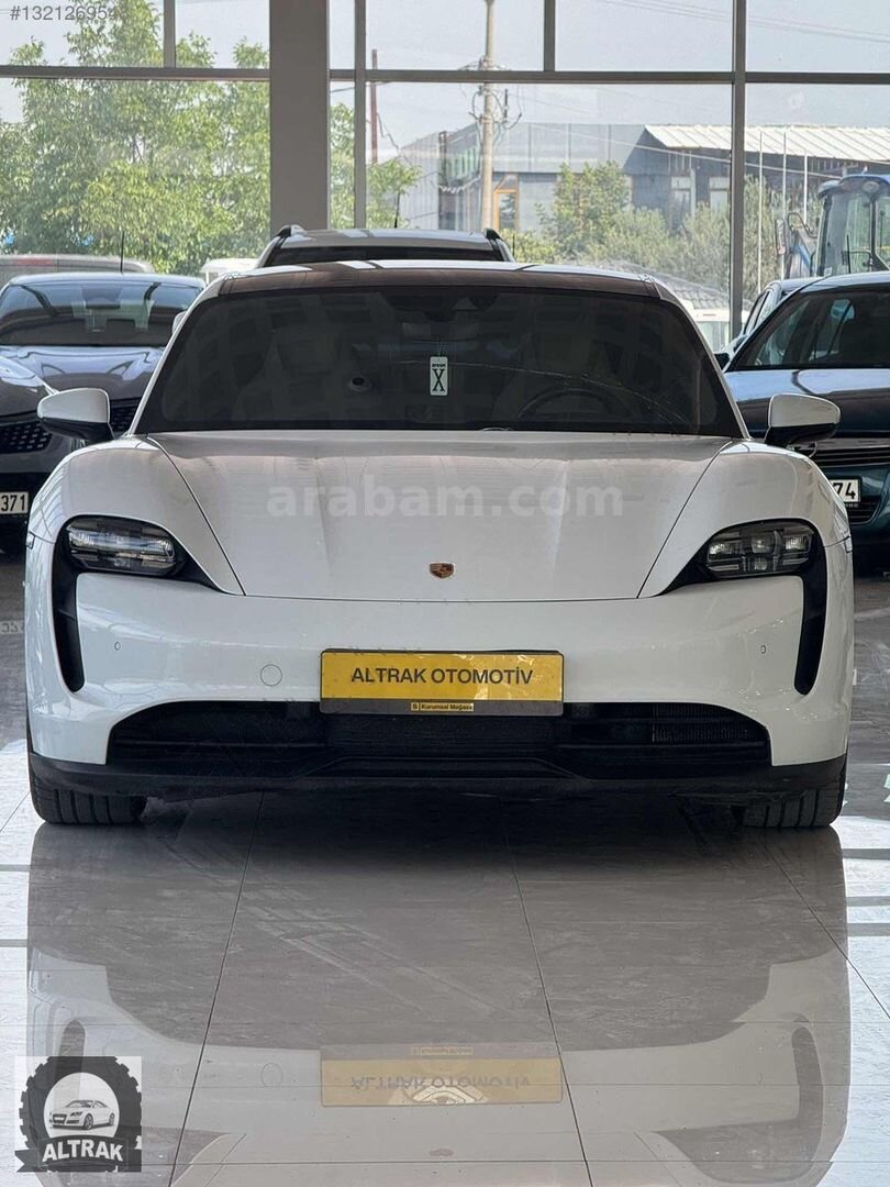 Galeriden Porsche Taycan Elektrik 4S 2022 Model Manisa 125.000 km Beyaz 2