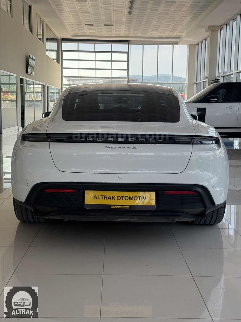 Galeriden Porsche Taycan Elektrik 4S 2022 Model Manisa 125.000 km Beyaz 6
