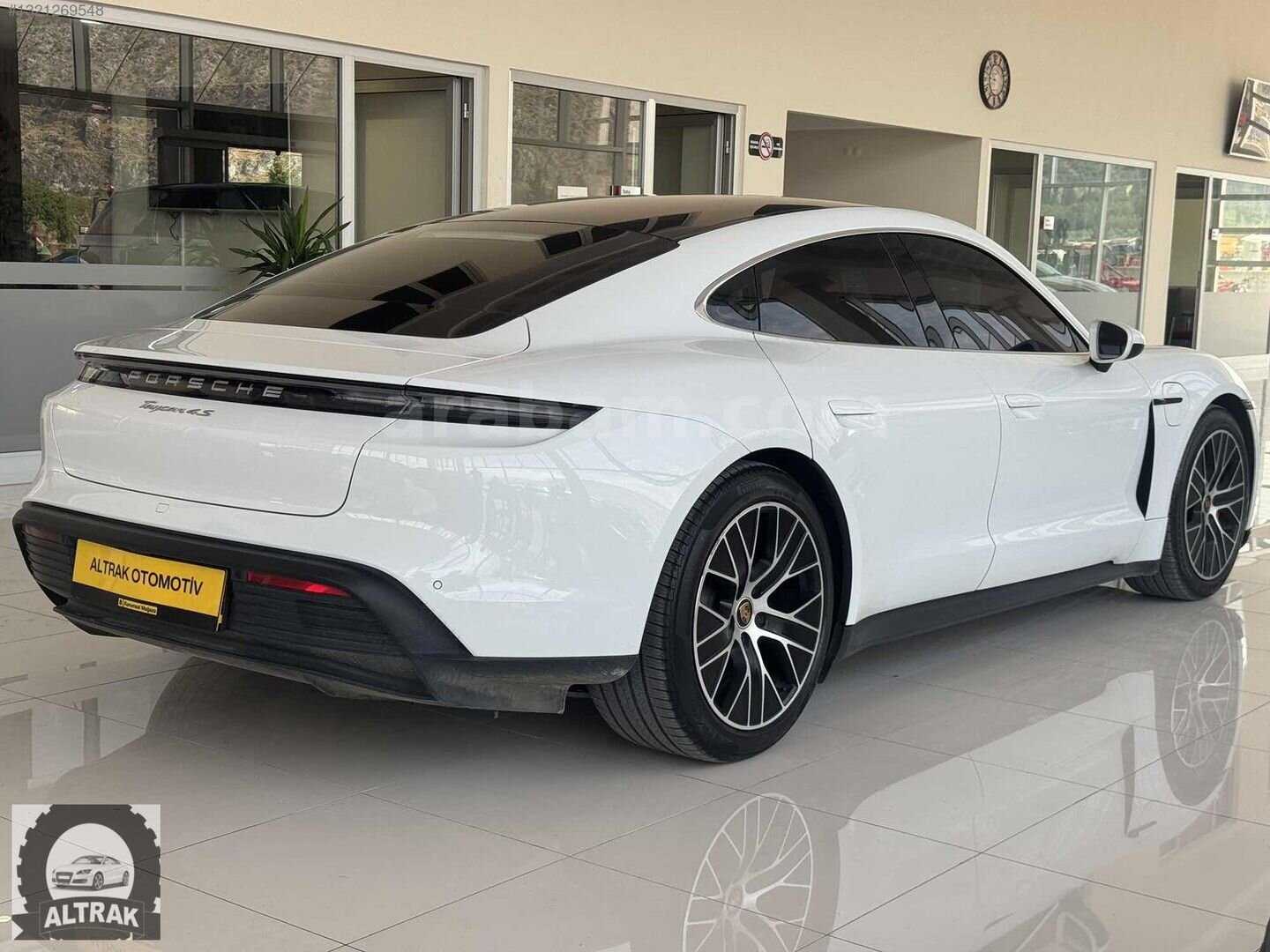 Galeriden Porsche Taycan Elektrik 4S 2022 Model Manisa 125.000 km Beyaz 7
