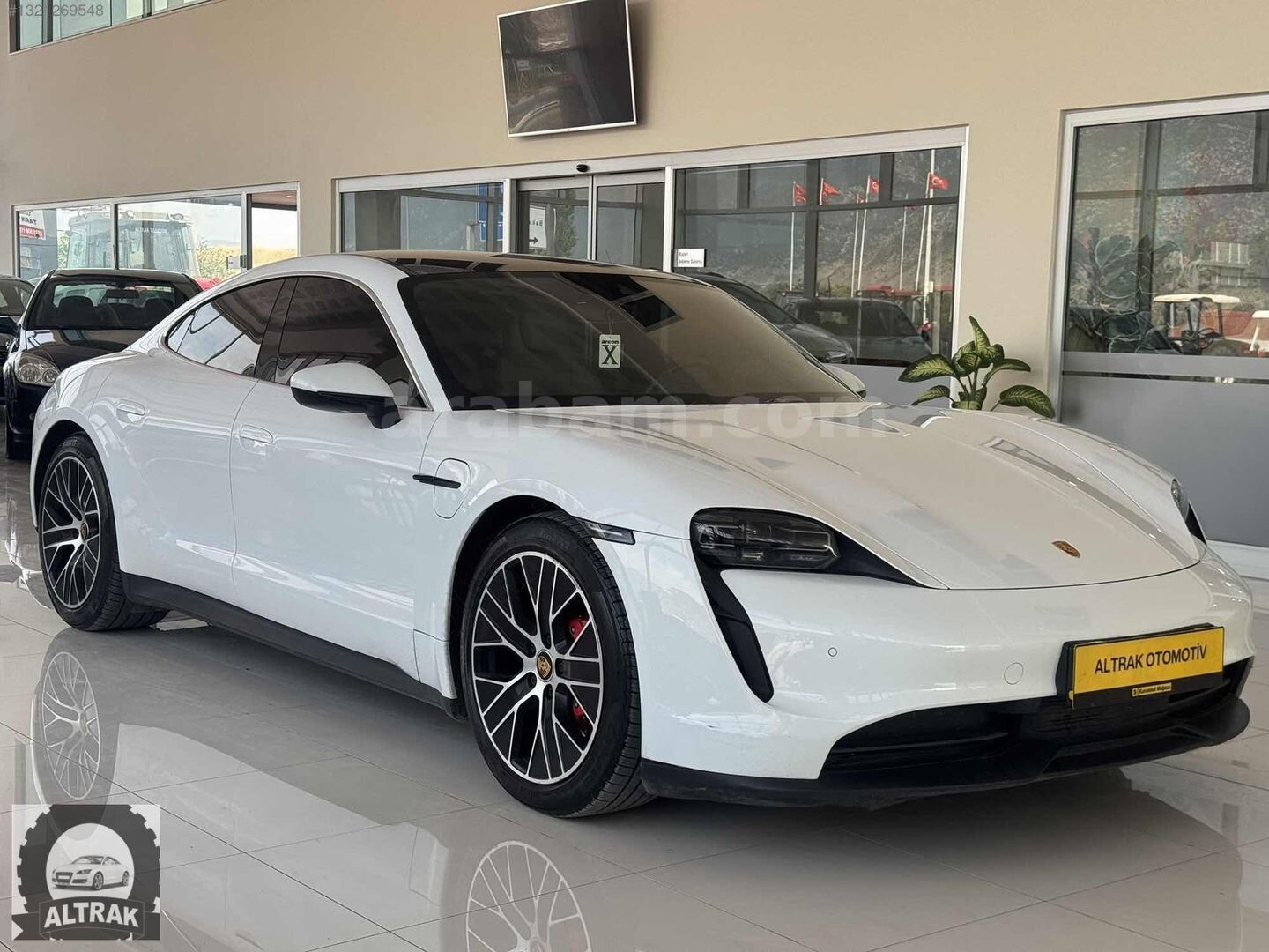 Galeriden Porsche Taycan Elektrik 4S 2022 Model Manisa 125.000 km Beyaz 1
