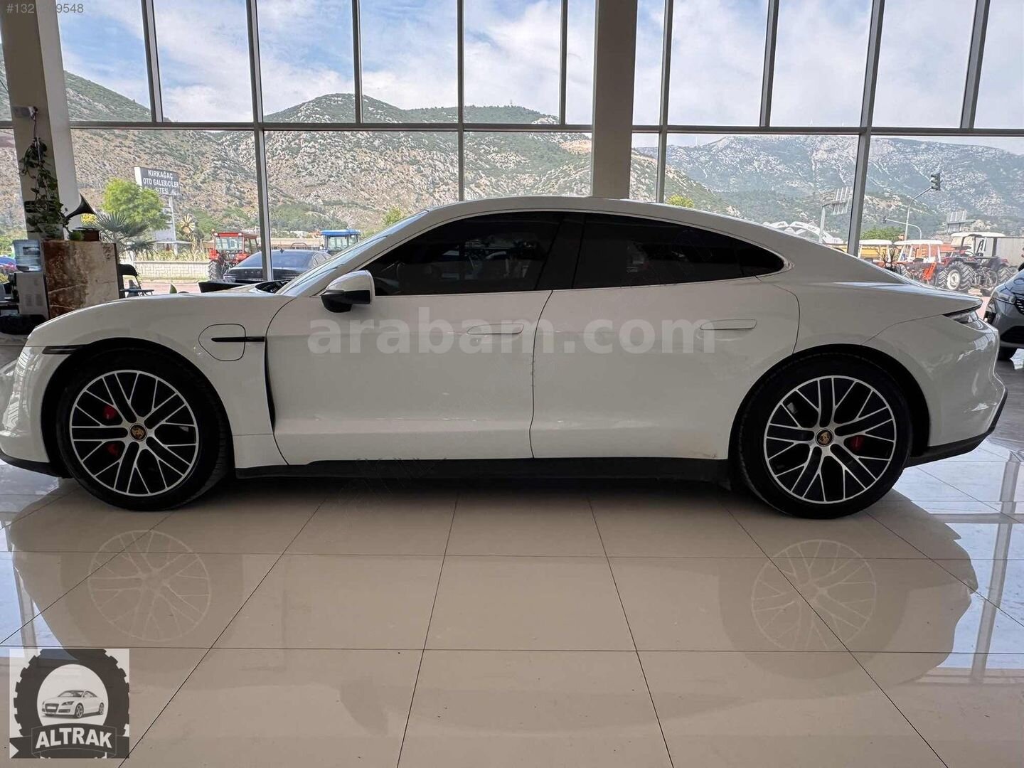 Galeriden Porsche Taycan Elektrik 4S 2022 Model Manisa 125.000 km Beyaz 4