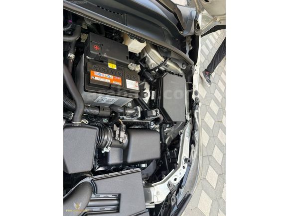 2024 MODEL COROLLA 1.5 VİZYON PLUS 24 BİN KM