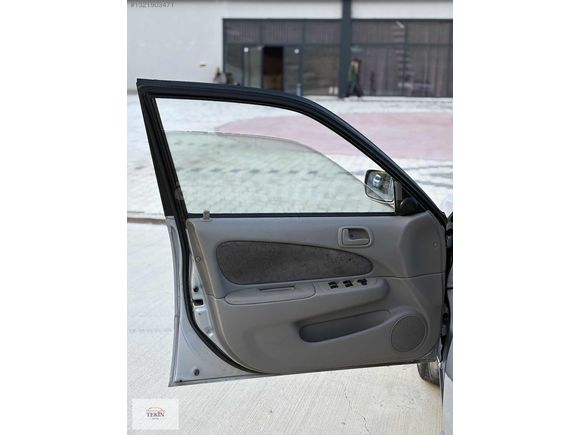 BAKIMLI DÜZGÜN MASRAFSIZ KLİMALI COROLLA ARAYANLARA