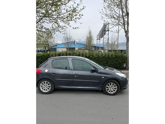 Sahibinden Peugeot 206+ 1.4 Comfort 2011 Model 