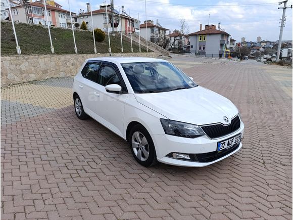 Sahibinden Skoda Fabia 1.2 TSI Style 2016 Model  80.000 km Beyaz