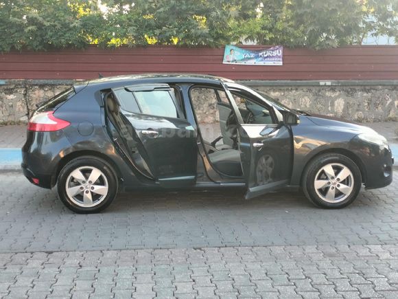Sahibinden Renault Megane 1.6 Expression 2011 Model