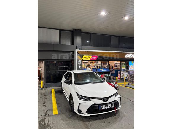 Sahibinden Toyota Corolla 1.5 Vision 2022 Model  60.000 km Beyaz