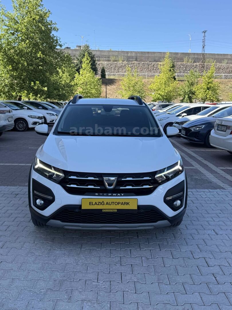 Galeriden Dacia Sandero 1.0 TCe Prestige 2022 Model Elazığ 52.000 km Beyaz 3