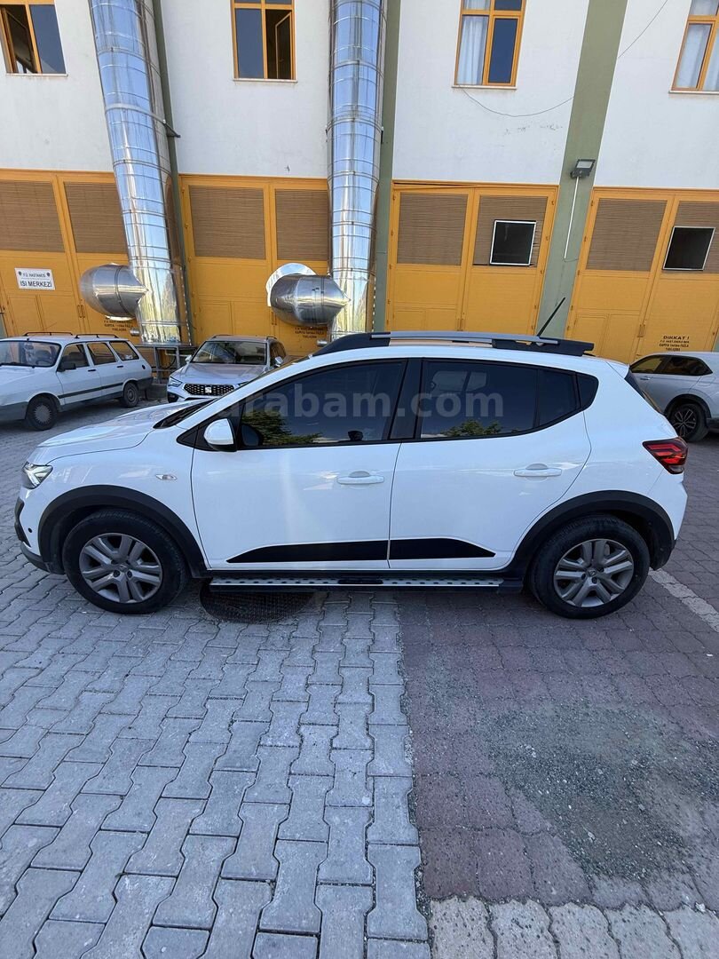 Galeriden Dacia Sandero 1.0 TCe Prestige 2022 Model Elazığ 52.000 km Beyaz 5