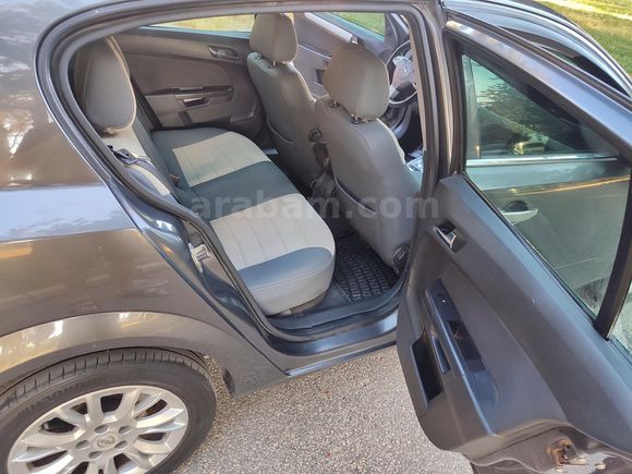 Dizel otomatik vites Opel Astra bakimli