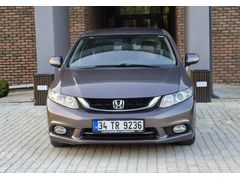 TAM OTOMATİK VİTES 2015 MODEL ORJİNAL 100 BİN KM ÇOK DİRİ VE TEMİZ MULTİMEDYA EKRANLI CİVİC