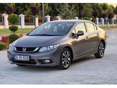 2015 MODEL ORJİNAL 100 BİN KM DE DEĞİŞENSİZ TAM OTOMATİK VİTES