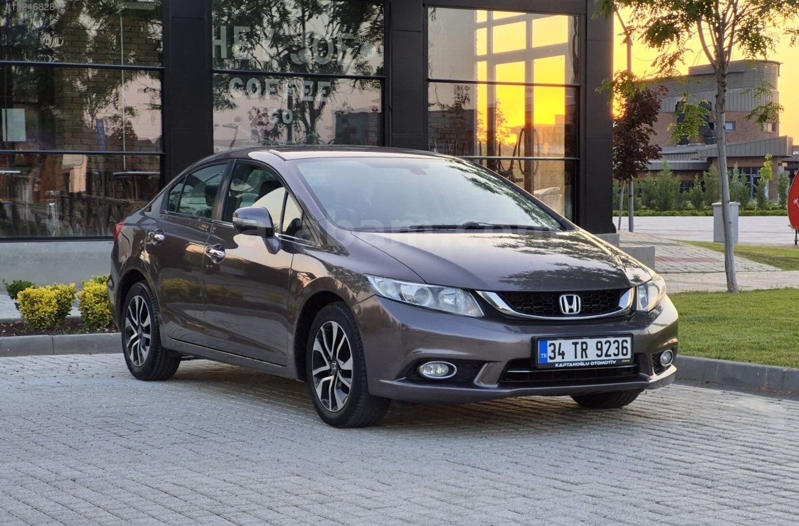 Galeriden Honda Civic 1.6i VTEC Premium 2015 Model Eskişehir 100.000 km Füme 5