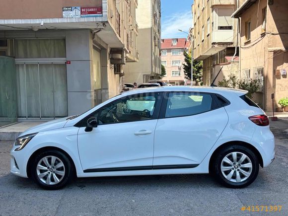 2022 YETKİLİ SERVİS BAKIMLI CLİO 87.000 KMDE GARANTİLİDİR.