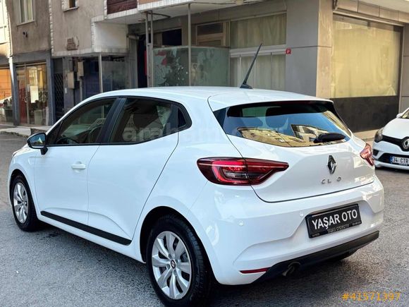 2022 YETKİLİ SERVİS BAKIMLI CLİO 87.000 KMDE GARANTİLİDİR.