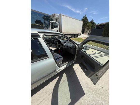 Sahibinden Renault Clio 1.4 RNA 2000 Model 