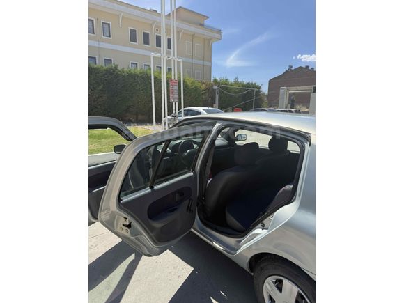 Sahibinden Renault Clio 1.4 RNA 2000 Model 