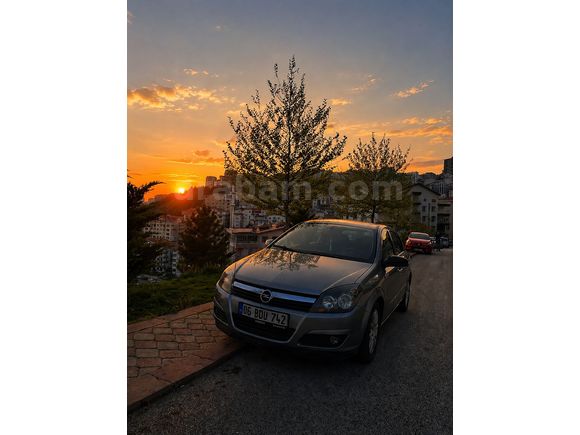 BAYANDAN TEMİZ OPEL ASTRA