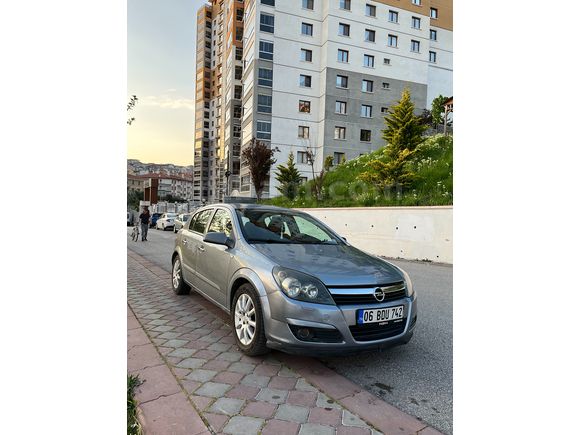 BAYANDAN TEMİZ OPEL ASTRA
