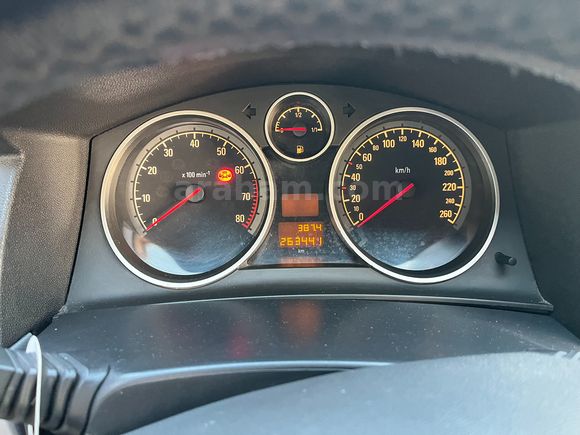 BAYANDAN TEMİZ OPEL ASTRA