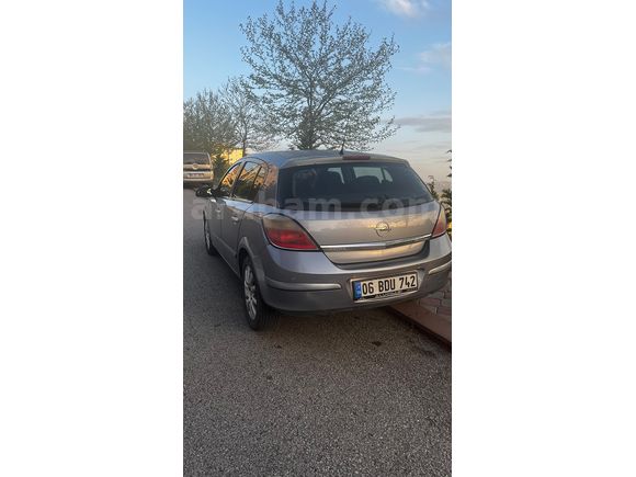 BAYANDAN TEMİZ OPEL ASTRA