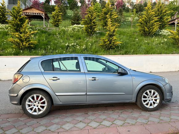 BAYANDAN TEMİZ OPEL ASTRA