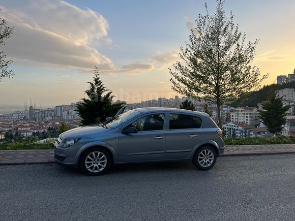 BAYANDAN TEMİZ OPEL ASTRA