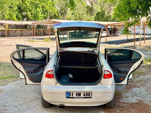 Memurdan Seat Leon 1.6 Signo 2000 Model 