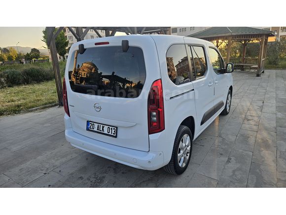 Sahibinden Opel Combo Life 2022 Model Otomatik ACİL!!!