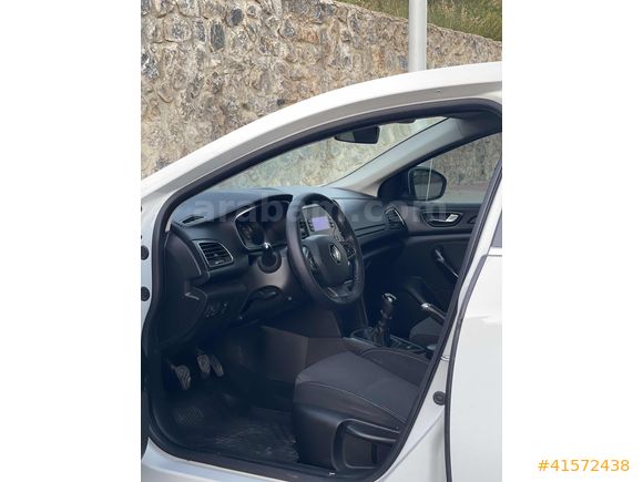 ÖNER AUTO'DAN___ 2018 MEGANE 1.6 MANUEL HATASIZ HASAR KAYITSIZ