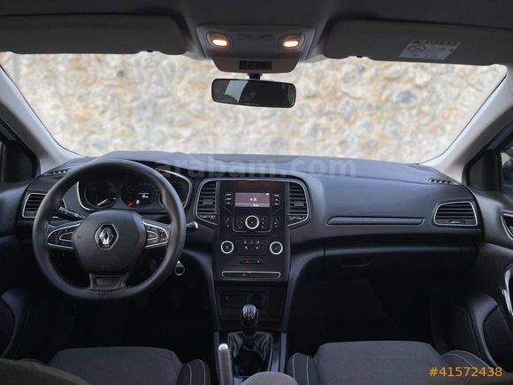 ÖNER AUTO'DAN___ 2018 MEGANE 1.6 MANUEL HATASIZ HASAR KAYITSIZ