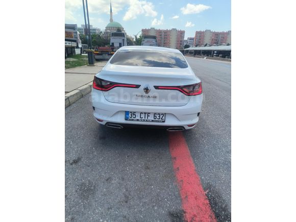 2025 MODEL 16'BİNDE KAZASIZ BOYASIZ GARANTİLİ AİLE ARACİ