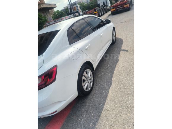 2025 MODEL 16'BİNDE KAZASIZ BOYASIZ GARANTİLİ AİLE ARACİ