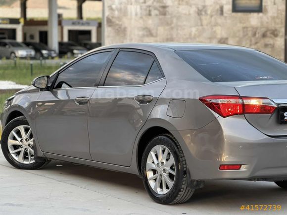 2013 Corolla 1.4 D-4D Advance 200BİNDE DEĞİŞENSZ AVANTGARD BRONZ