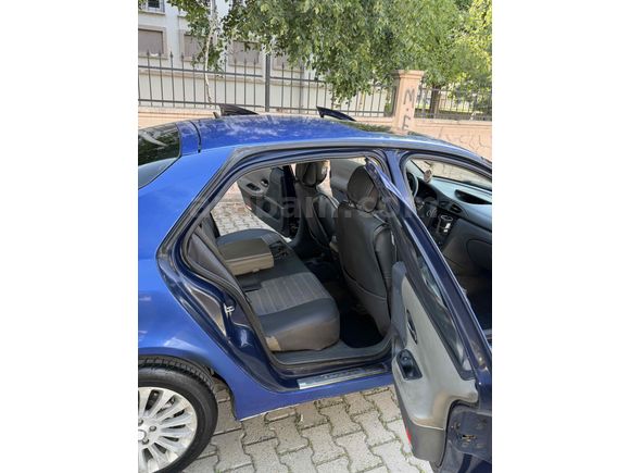 Galeriden Renault Laguna 1.6 Privilege 2004 Model Ağrı