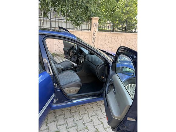 Galeriden Renault Laguna 1.6 Privilege 2004 Model Ağrı