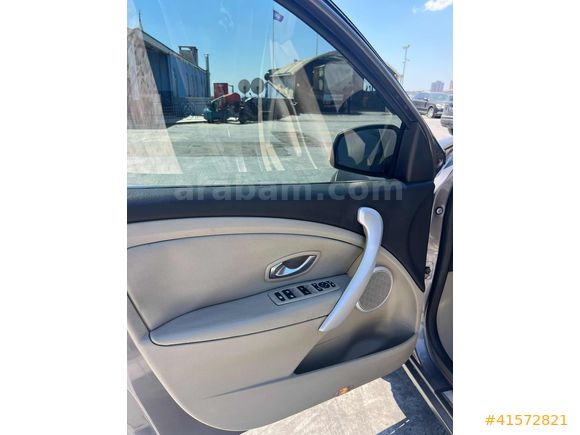 UCARS GRUP MEGANE 3 DİZEL OTOMATİK PRİVİLEGE