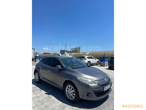 UCARS GRUP MEGANE 3 DİZEL OTOMATİK PRİVİLEGE