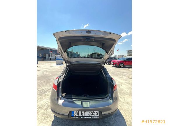 UCARS GRUP MEGANE 3 DİZEL OTOMATİK PRİVİLEGE