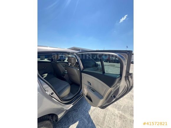 UCARS GRUP MEGANE 3 DİZEL OTOMATİK PRİVİLEGE