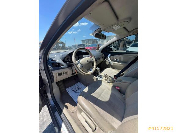 UCARS GRUP MEGANE 3 DİZEL OTOMATİK PRİVİLEGE