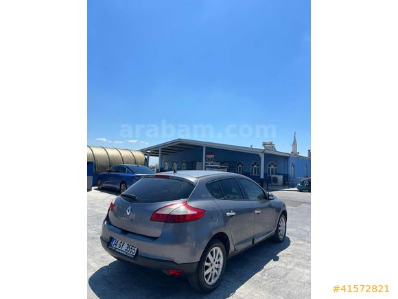 UCARS GRUP MEGANE 3 DİZEL OTOMATİK PRİVİLEGE